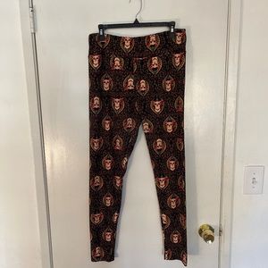 LuLaRoe leggings, Chihuahua print size tall and curvy